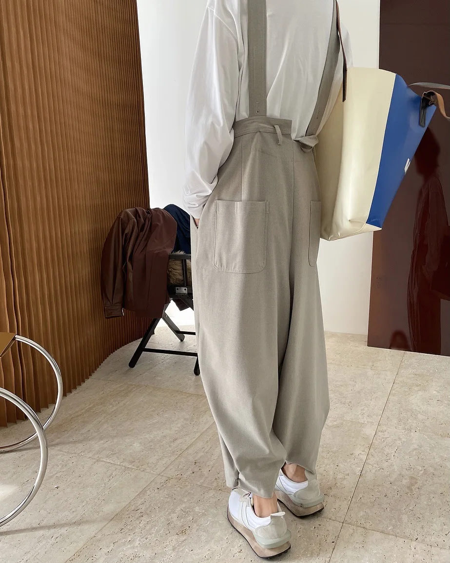 woman classic viscose trousers