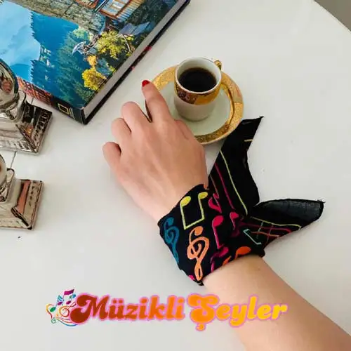 

Colorful musical note design scarf