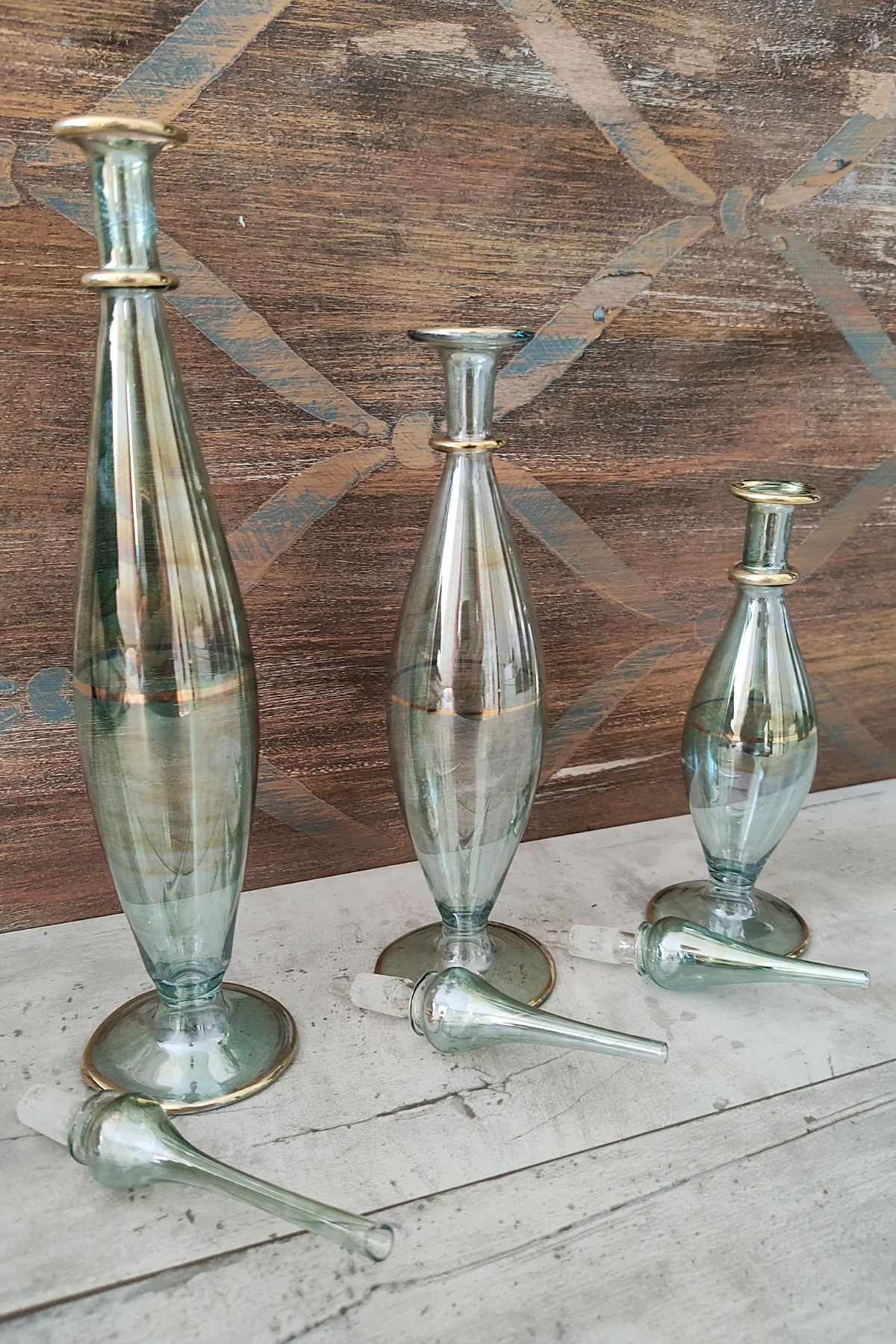 

3 pcs Green Perfume Cologne Bottle, blowing Glass Refillable Empty Fragrance Bottles Handmade Design Stylish Accessory 30 - 25 - 23 cm