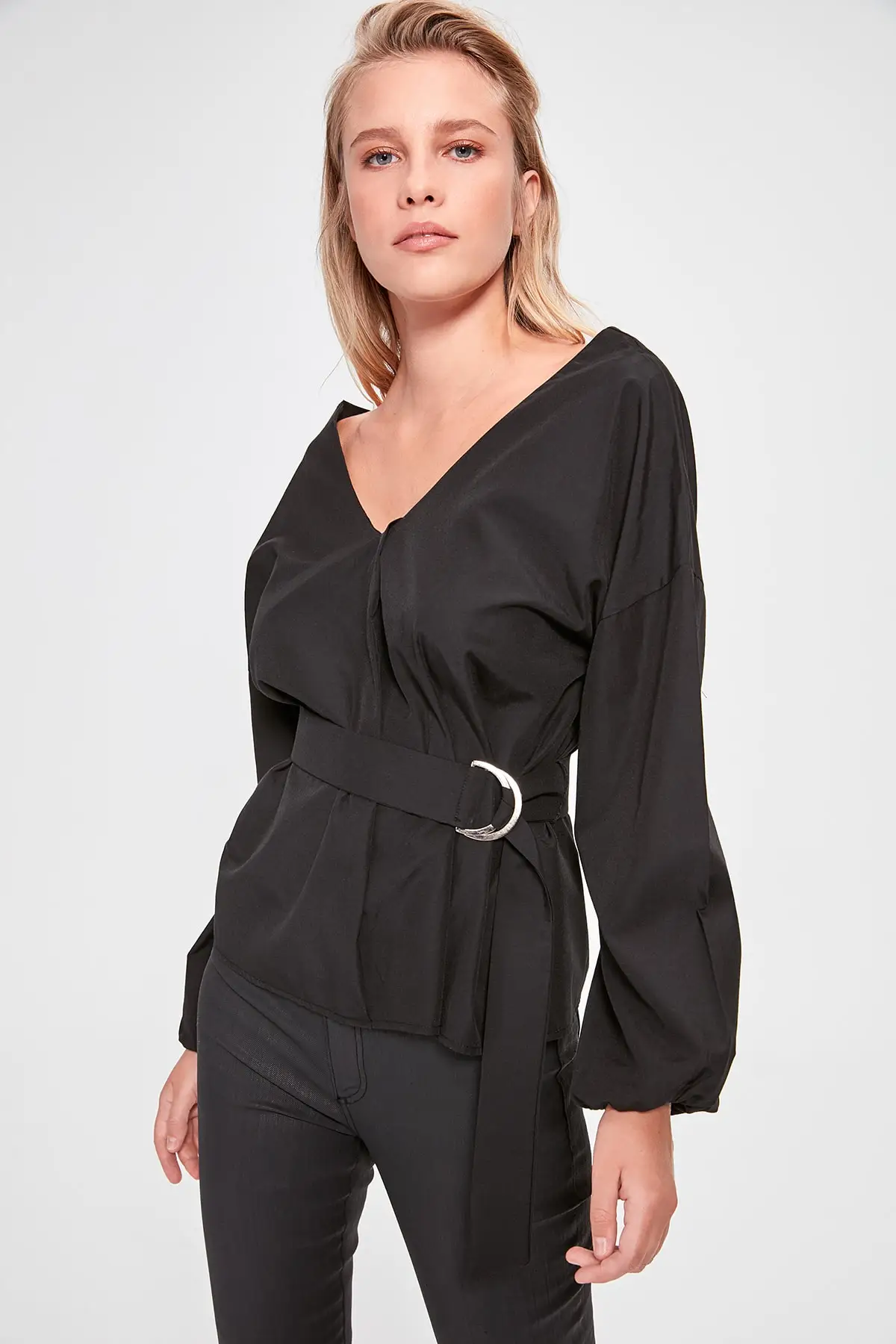 Trendyol шнуровка подробная Bluz TWOAW20BZ0616 |