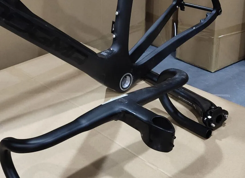 

F12 T1100 1k black matte carbon fiber disc v brake fameset bb30 bb68 bsa racing frameset taiwan made 700c frames with handlebar