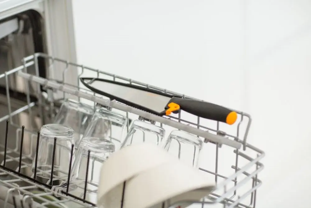 Нож поварской в чехле Fiskars Functional Form 20 см | Дом и сад