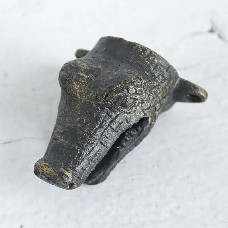 

cast iron metal arts and crafts Crocodile wall mould beer bottle opener for gifts