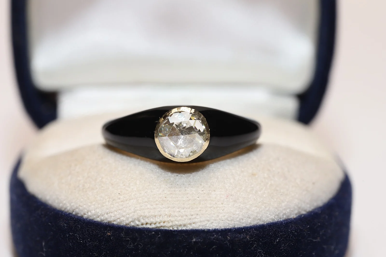 

Pretty 14k Gold Old Style New Made Natural Diamond Enamel Decorated Strong Solitaire Ring