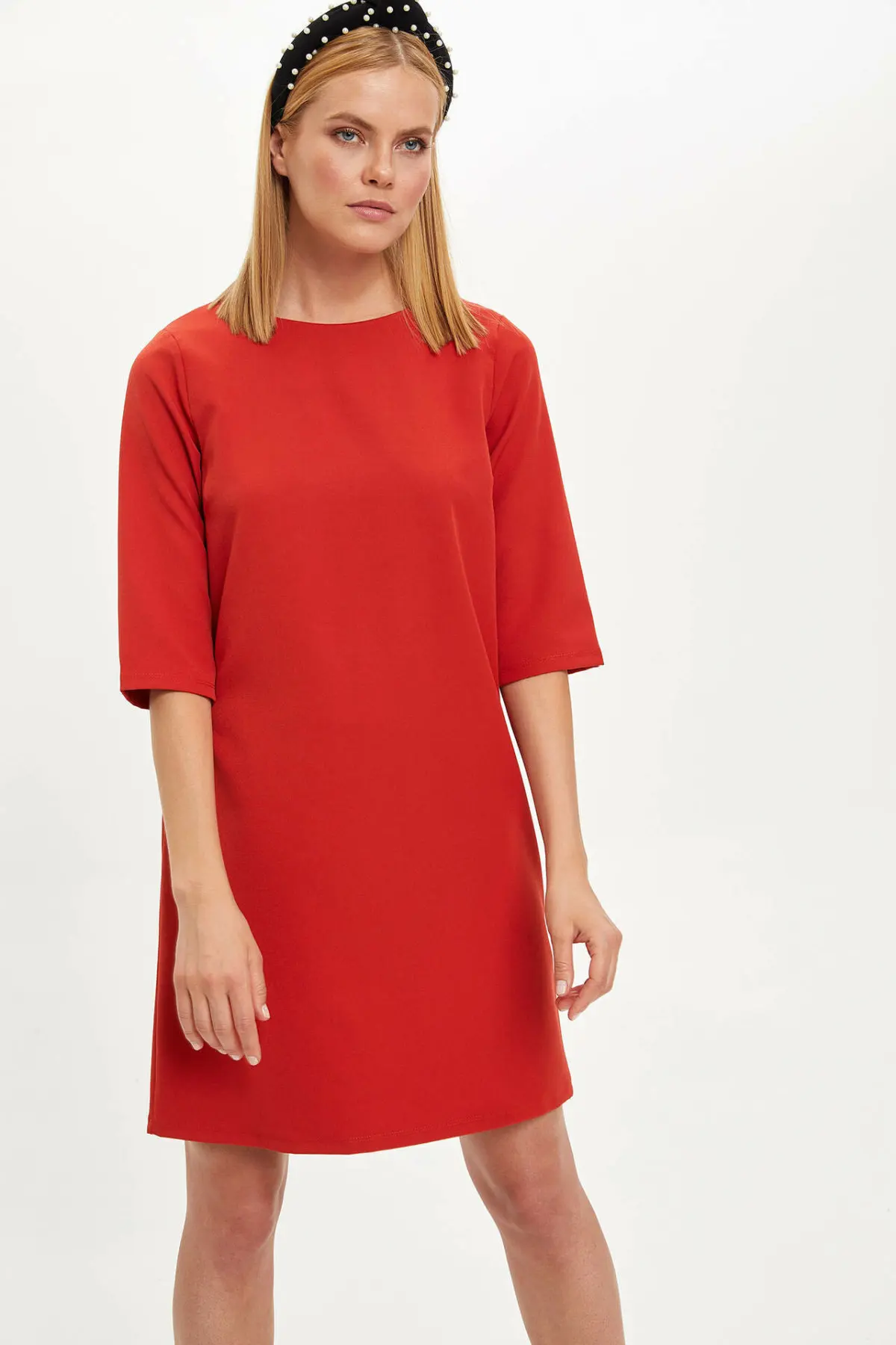 Женское трикотажное платье DeFacto однотонное с коротким рукавом прямое красное для