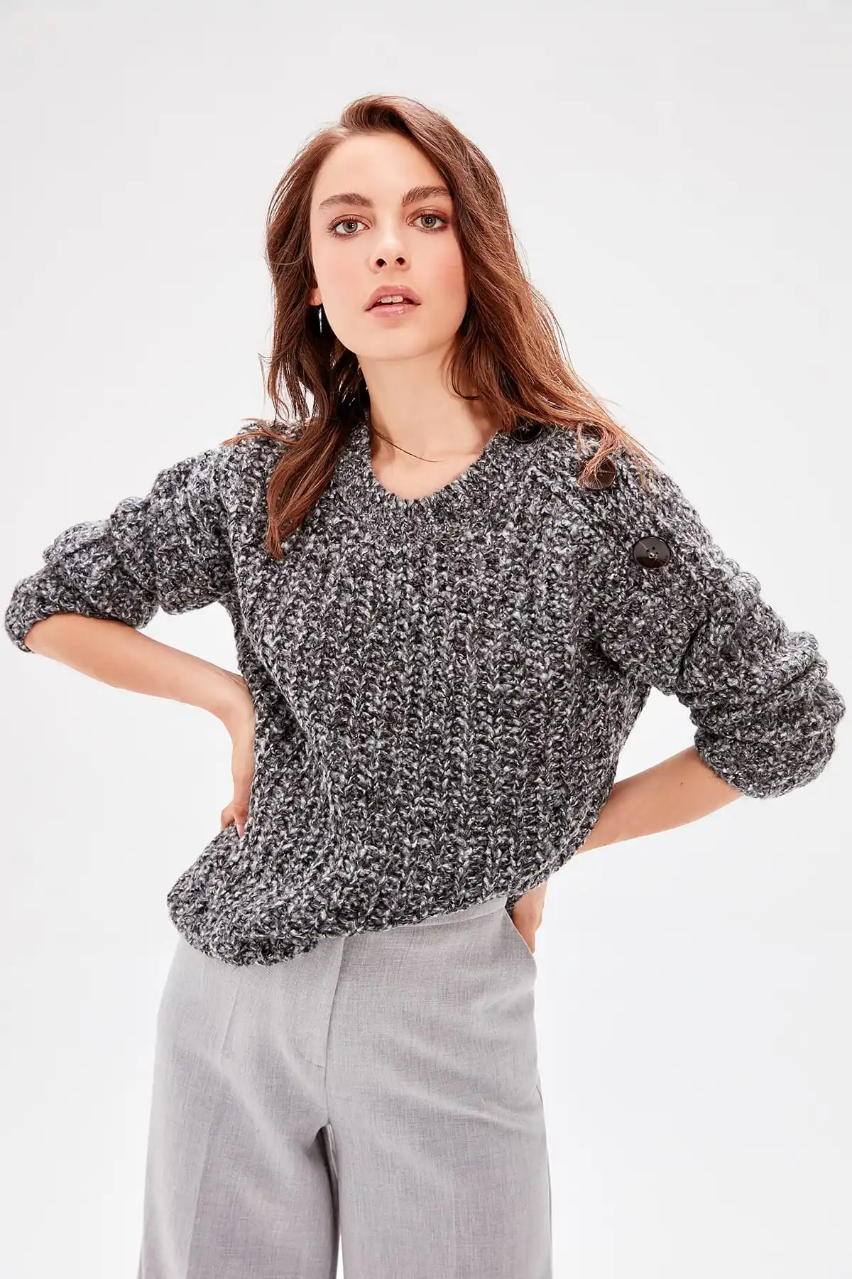 Trendyol Black Button Detail Sweater TWOAW20ZA0075 |