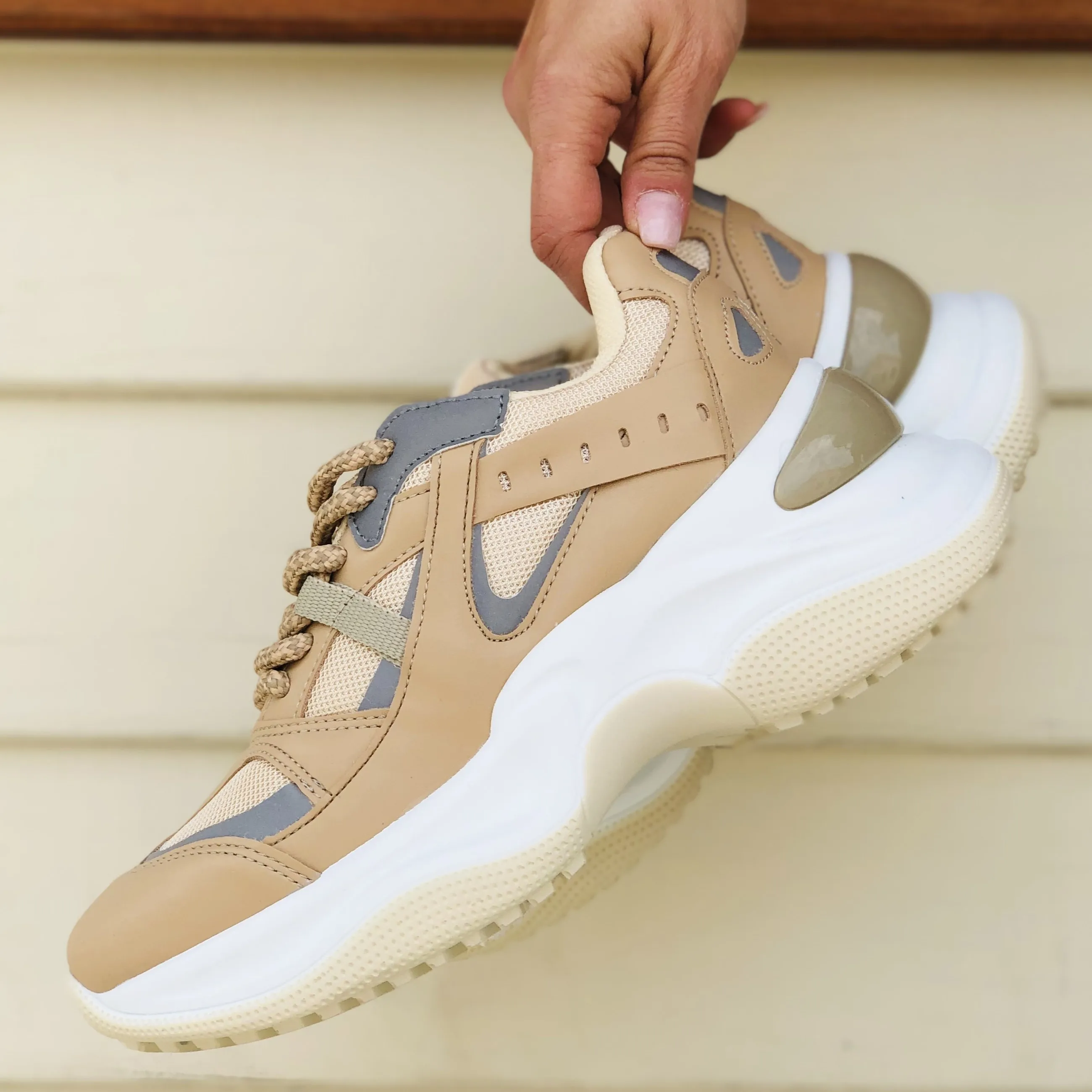 

Women Beige New Fashion Breathable Light Weight Laced Sneakers for Girls Casual Walking Feminino Outdoor Sports Shoes