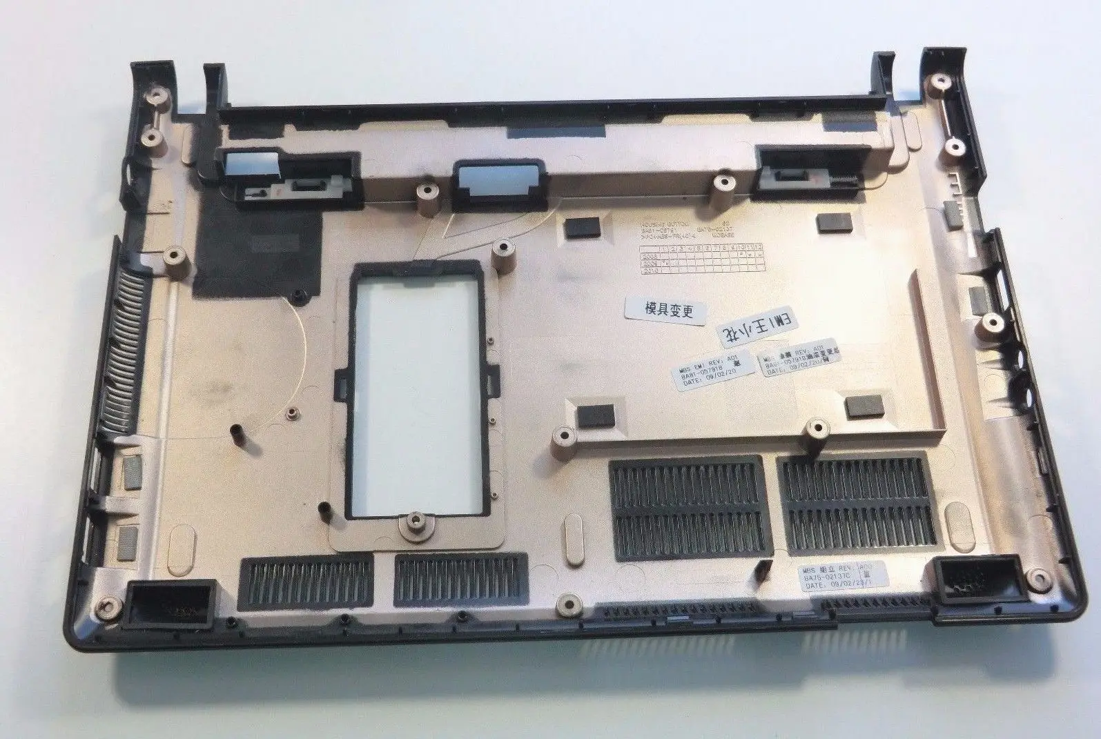 Samsung NP-NC10 нижняя часть корпуса BA81-05791B