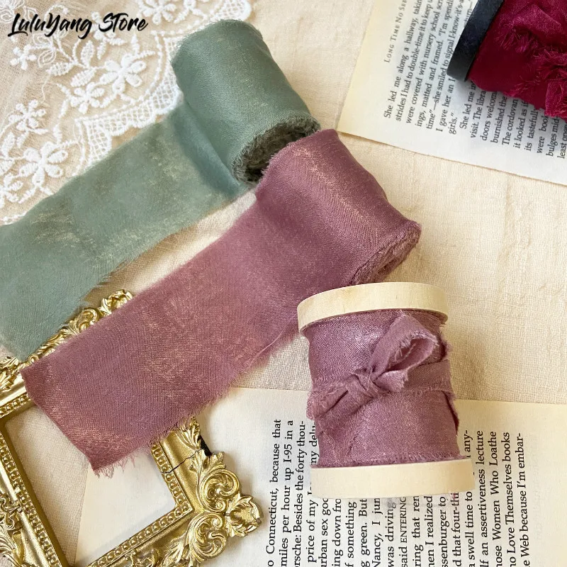 Шелковая бархатная лента 40 мм с потертостями по краям ручная работа для