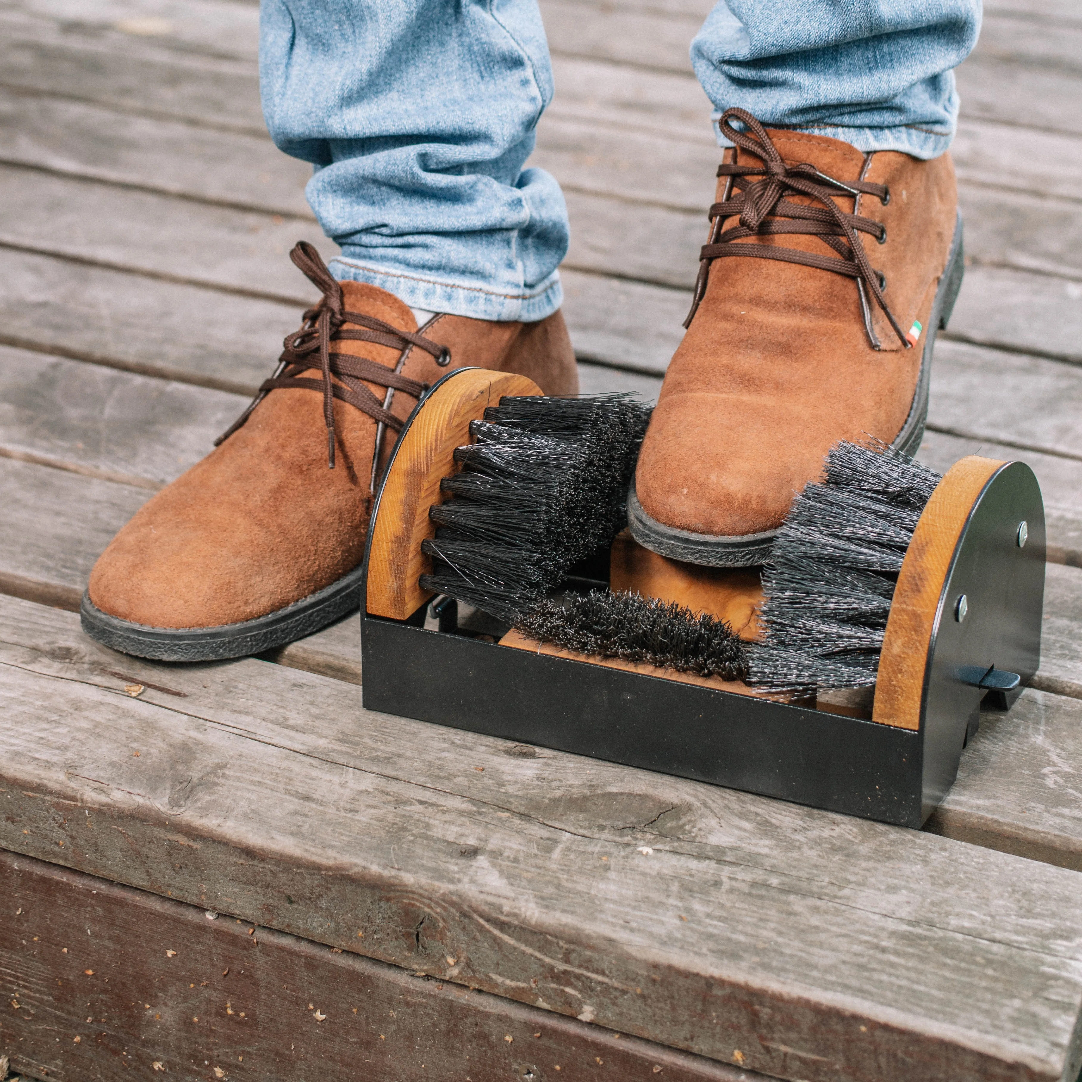 электро чистилка обуви. машинка для чистки подошвы. приспособление для чистки обуви. скребок для чистки обуви. чистка подошвы.