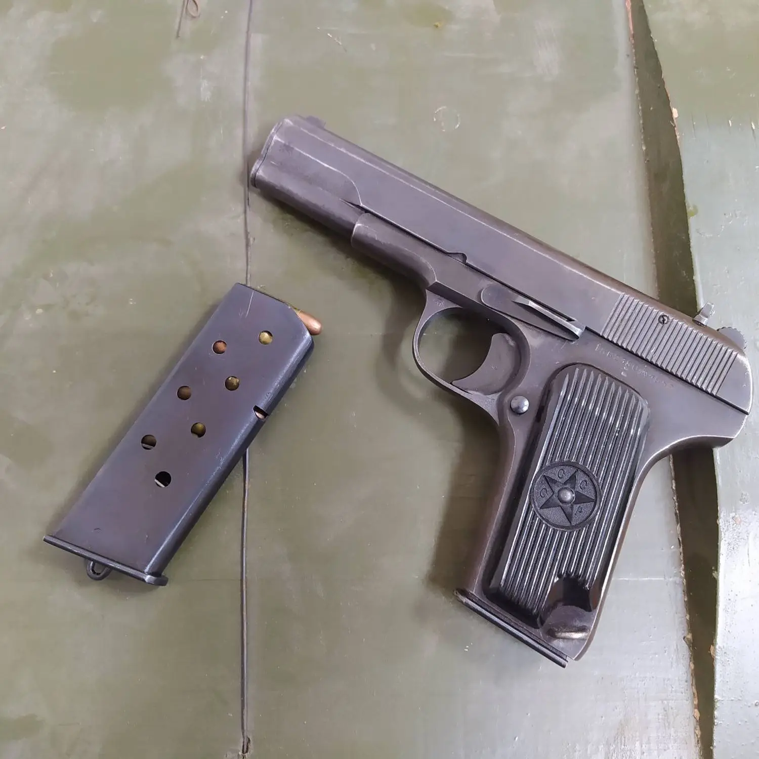 62. обойма пистолета тт. патрон 7. обойма тт сколько. 62.