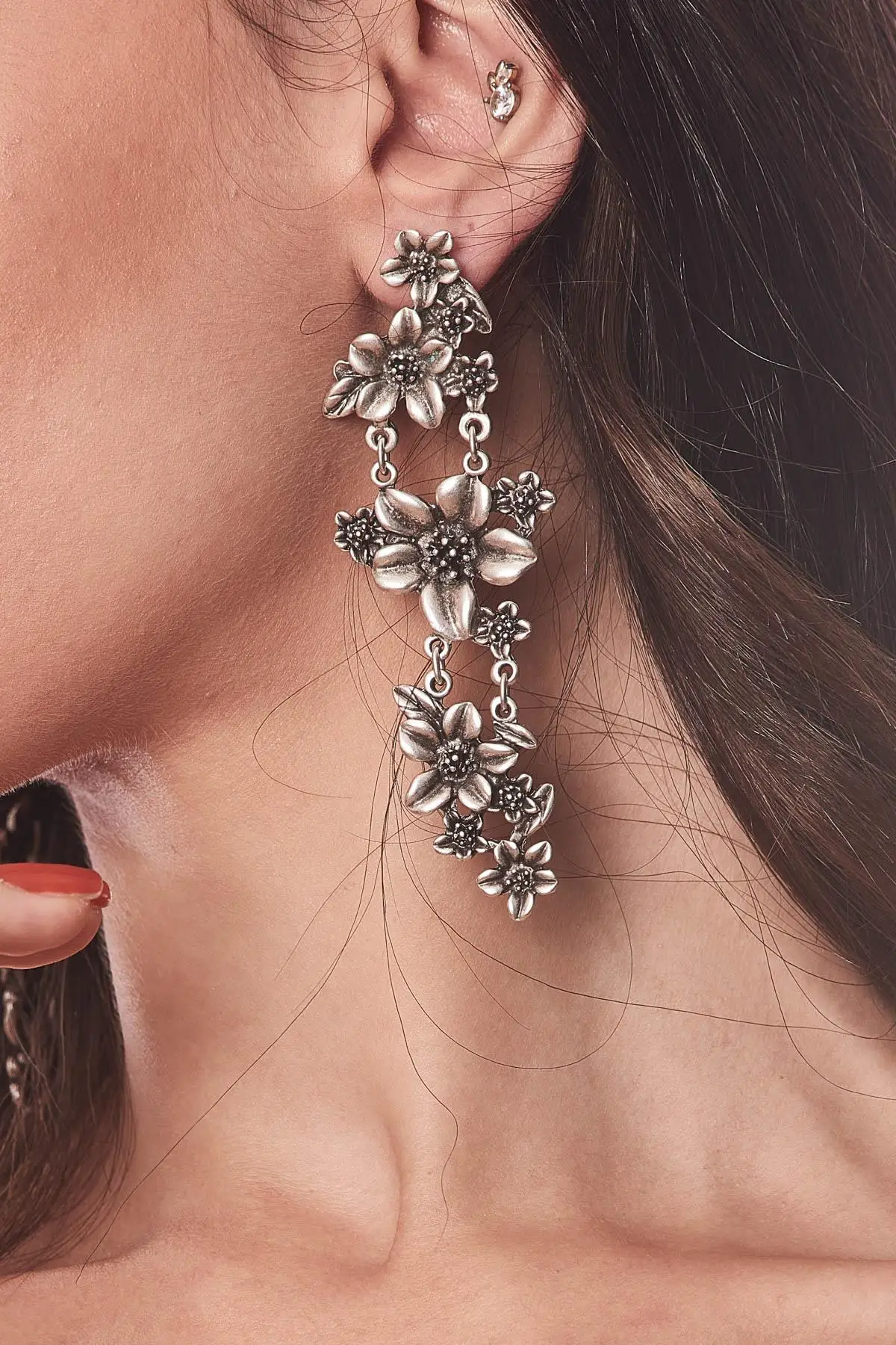 

Antique silver plated Leaf Dangle Design Earrings new season modern design for women girls fashion jewelry