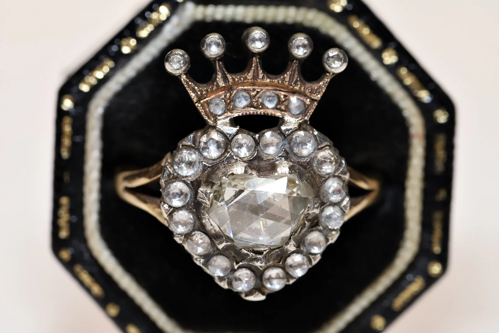 

Оригинальное античное викторианское время, 8k золото, естественное искусственное украшение, удивительное красивое кольцо с королевским сер...