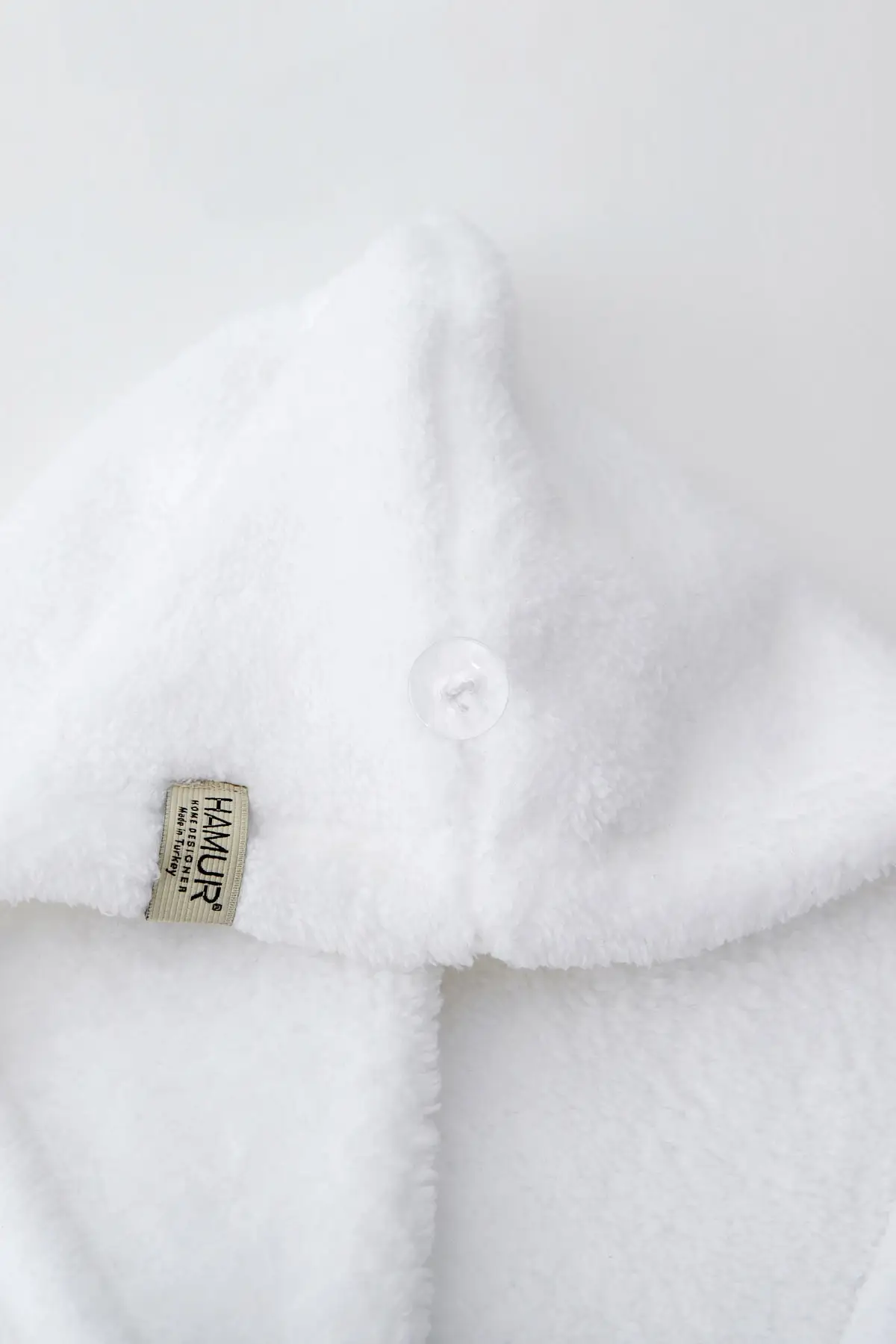 

Dough Aquist Bone Towel Buttoned Hair Towel White