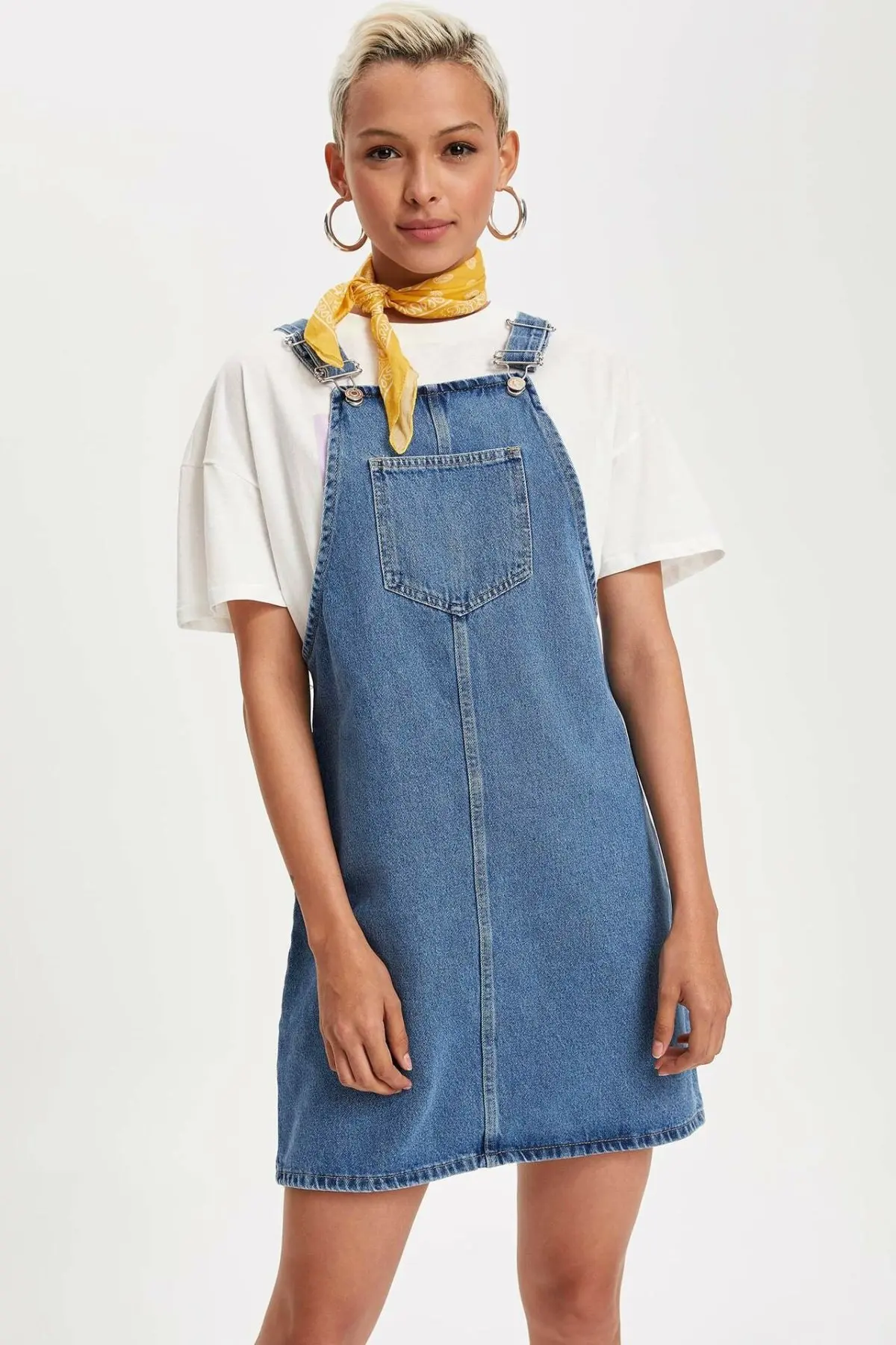 Женское джинсовое платье DeFacto повседневное короткое на бретельках с карманами