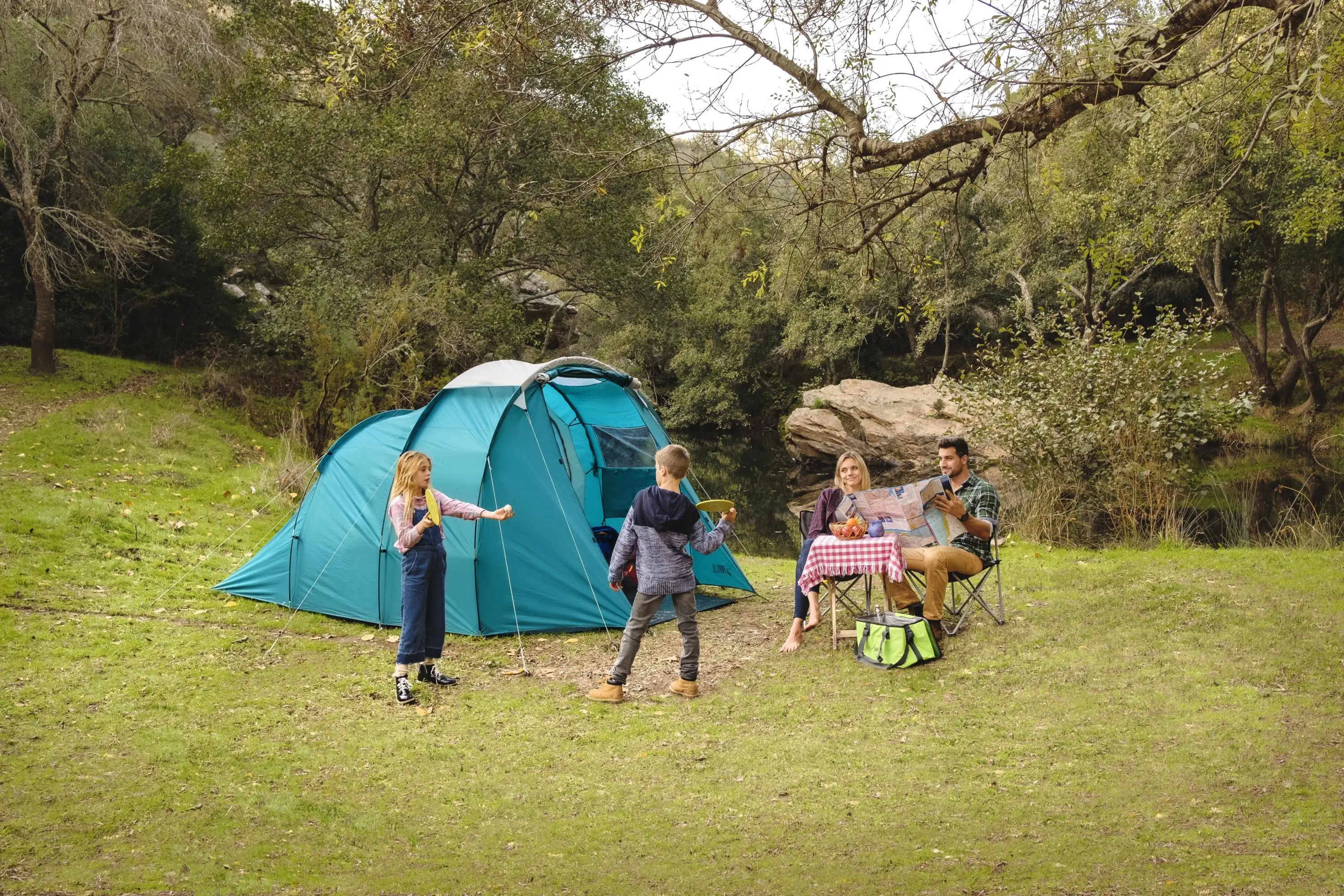Camping tent tourist Bestway 68092 family dome 4 ((305 cm + 95 cm) x 255 180 cm)) | Спорт и развлечения