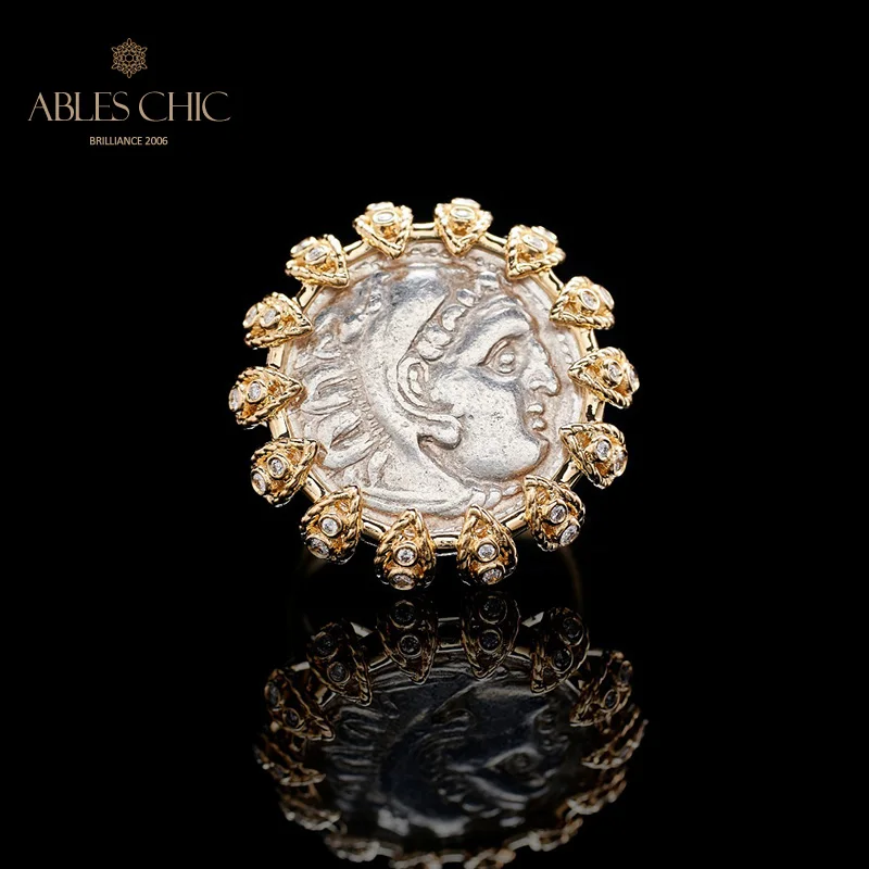 Кольцо из 18-каратного золота с бриллиантами карат