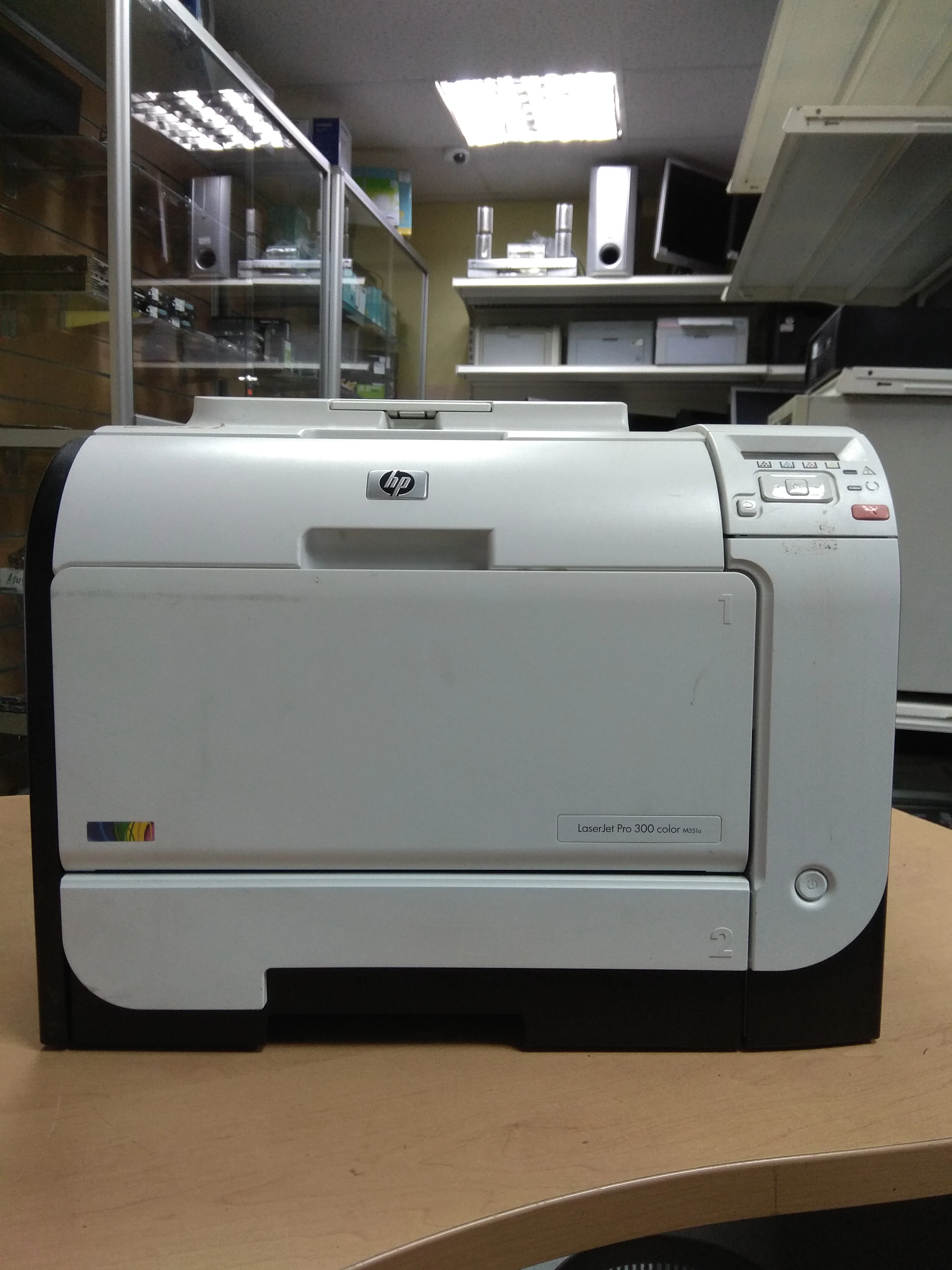 Принтер HP COLOR LaserJet Pro 300 M351a CE955A (A4 18стр/мин 128Mb LCD USB2.0) бу | Компьютеры и офис