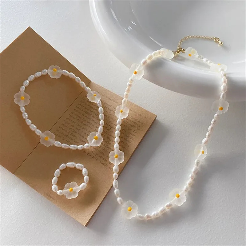 

KPOP 1PCS GD G-Dragon Daisy Elegant Freshwater Pearl Ring Gifts Party