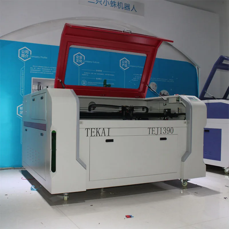 Самая популярная лазерная гравировальная машина для стеклянных стаканов резка и