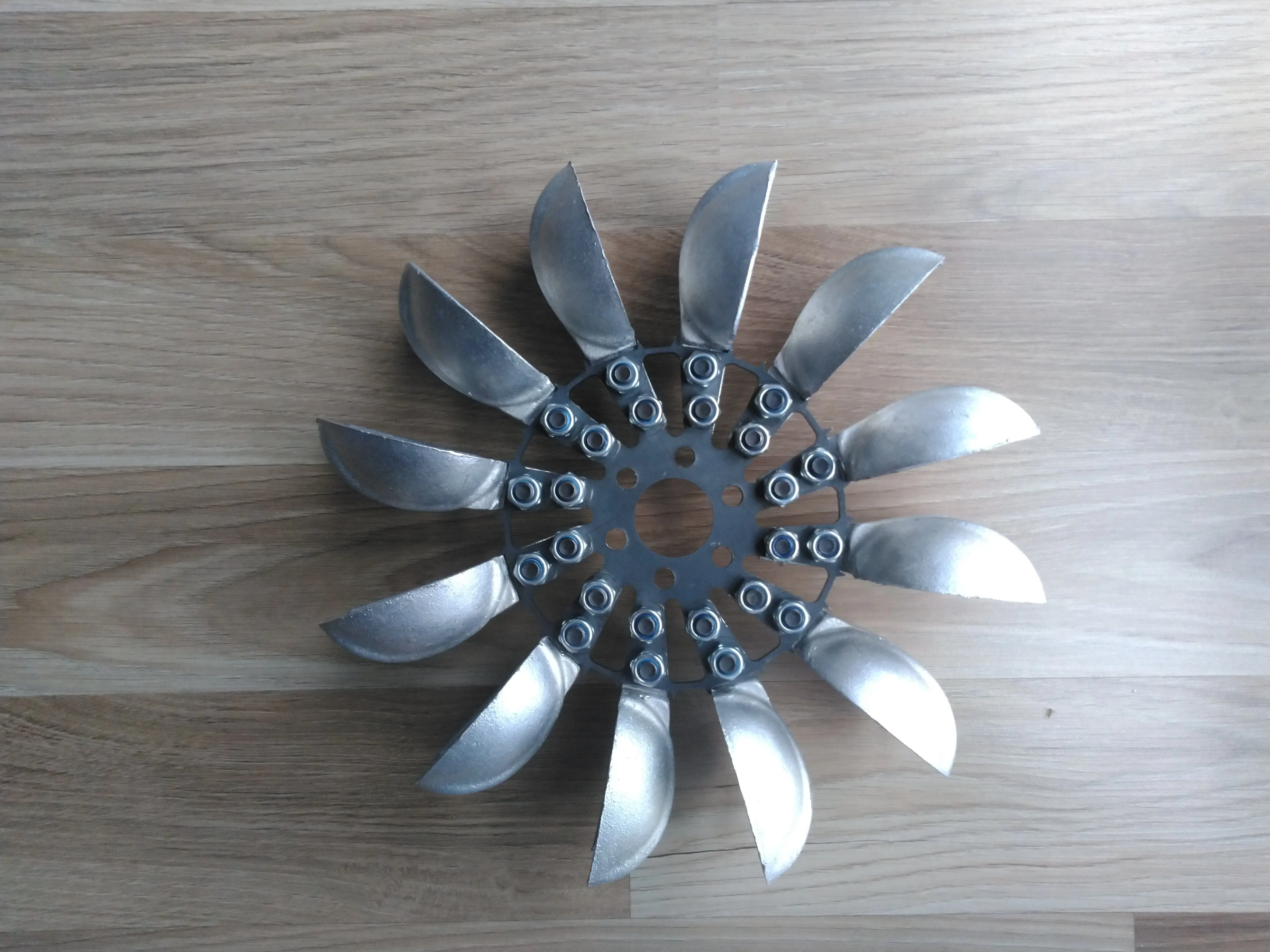 Водяное турбинное колесо Pelton с 12 алюминиевыми ложками внешний диаметр = 270 мм и 10 63