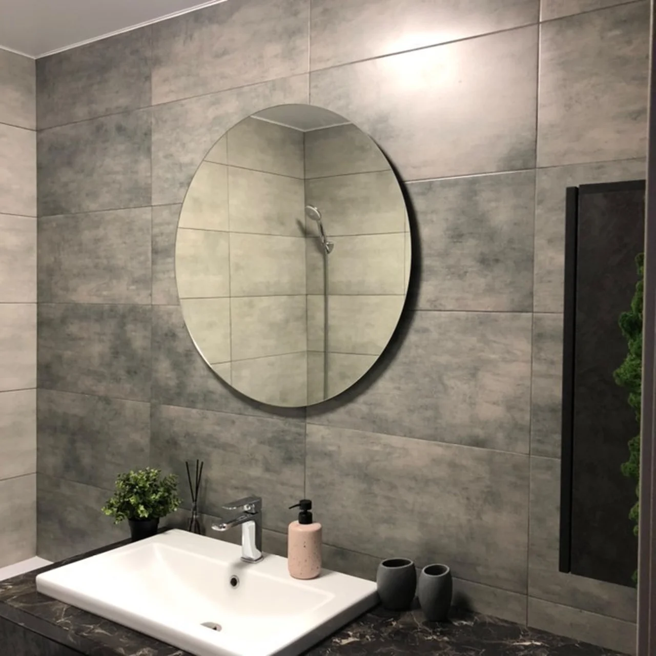 Зеркало в ванную комнату серия MOON круглое настенное с подсветкой светодиодной