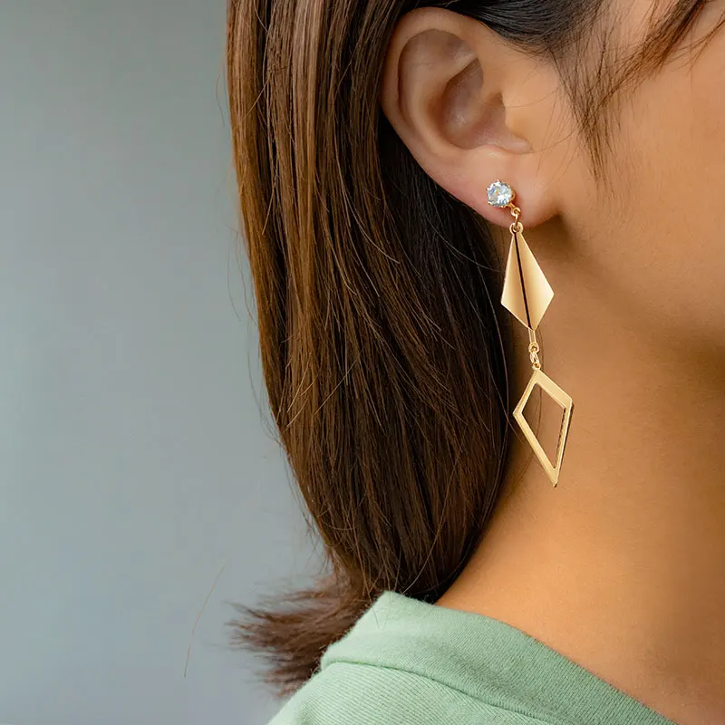 

Gold Vintage Metal Long Drop Earrings for Women Korean Fashion Tassel Dangle Hanging Earrings 2021 Trend New Female Jewelry Gift