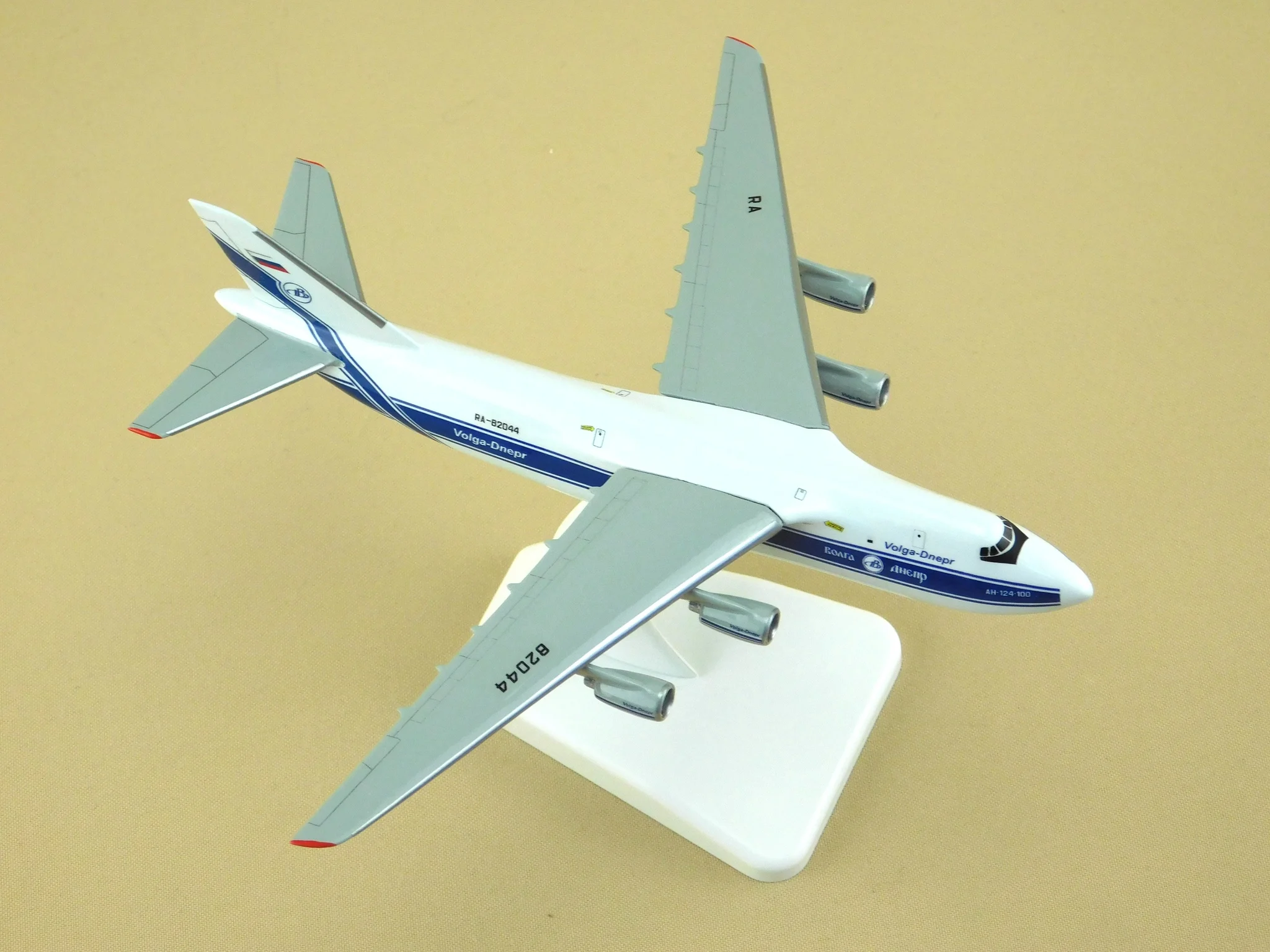 Ан 124 revell. Ан-124 модель revell. Модель ан 124. Модель самолета ан 124. Ан 124 revell.