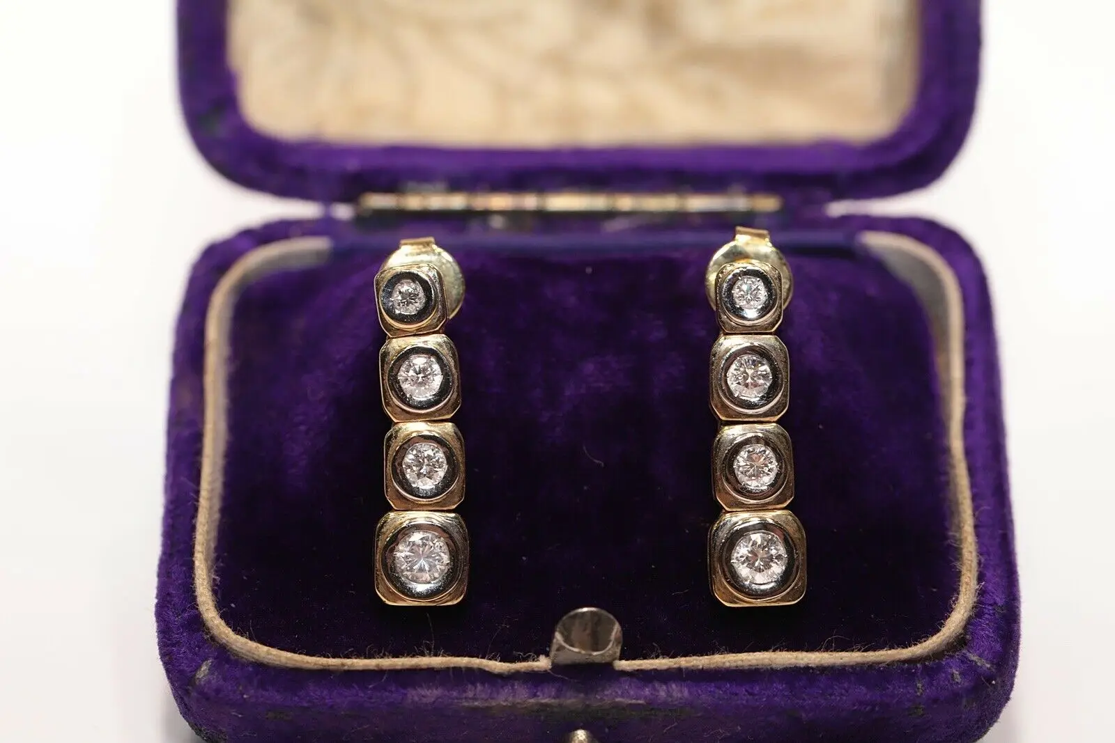 

Старое Оригинальное винтажное украшение из 18-каратного золота с натуральными бриллиантами