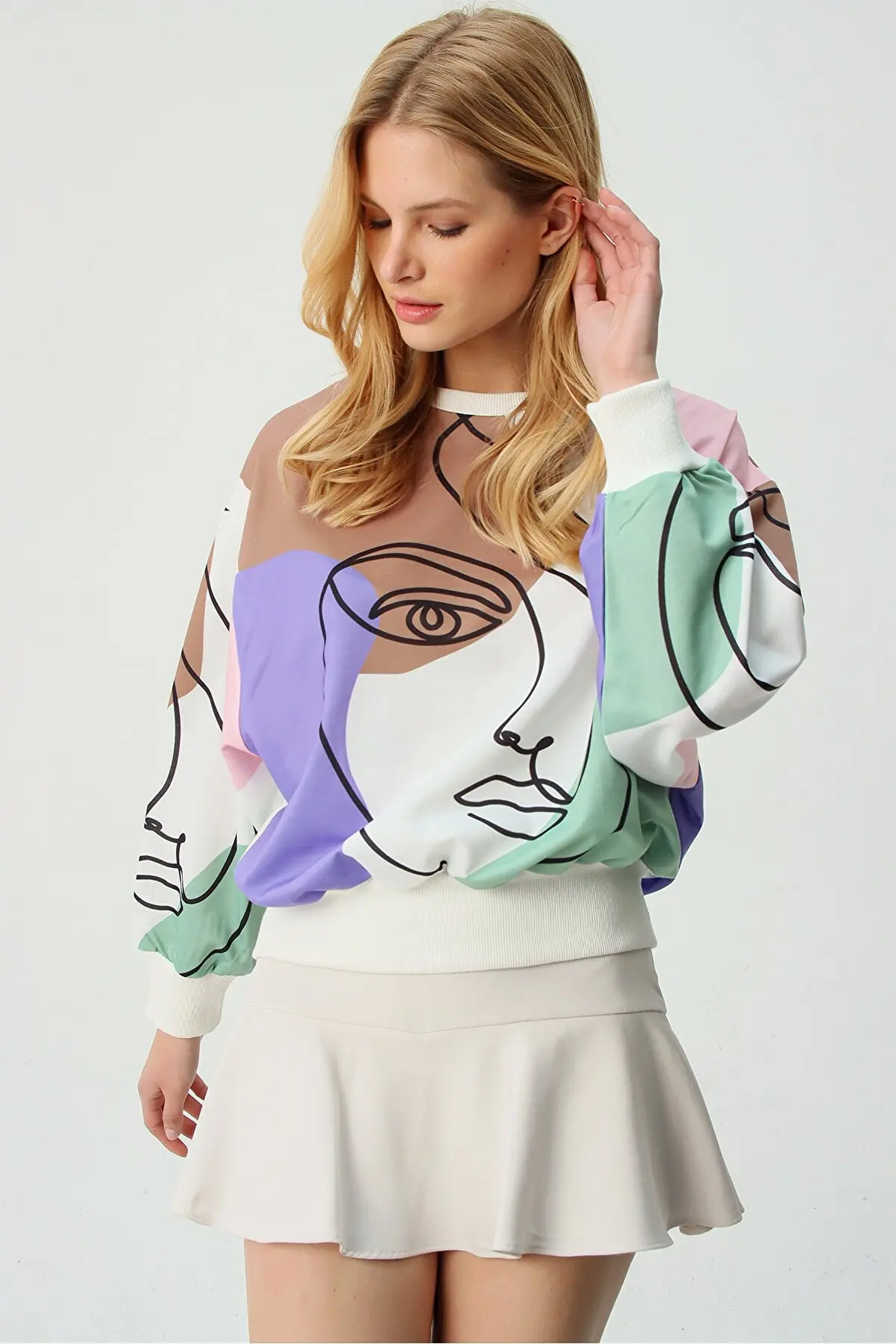 Женские свитшоты с цифровым принтом сиреневые круглым вырезом и разным дизайном