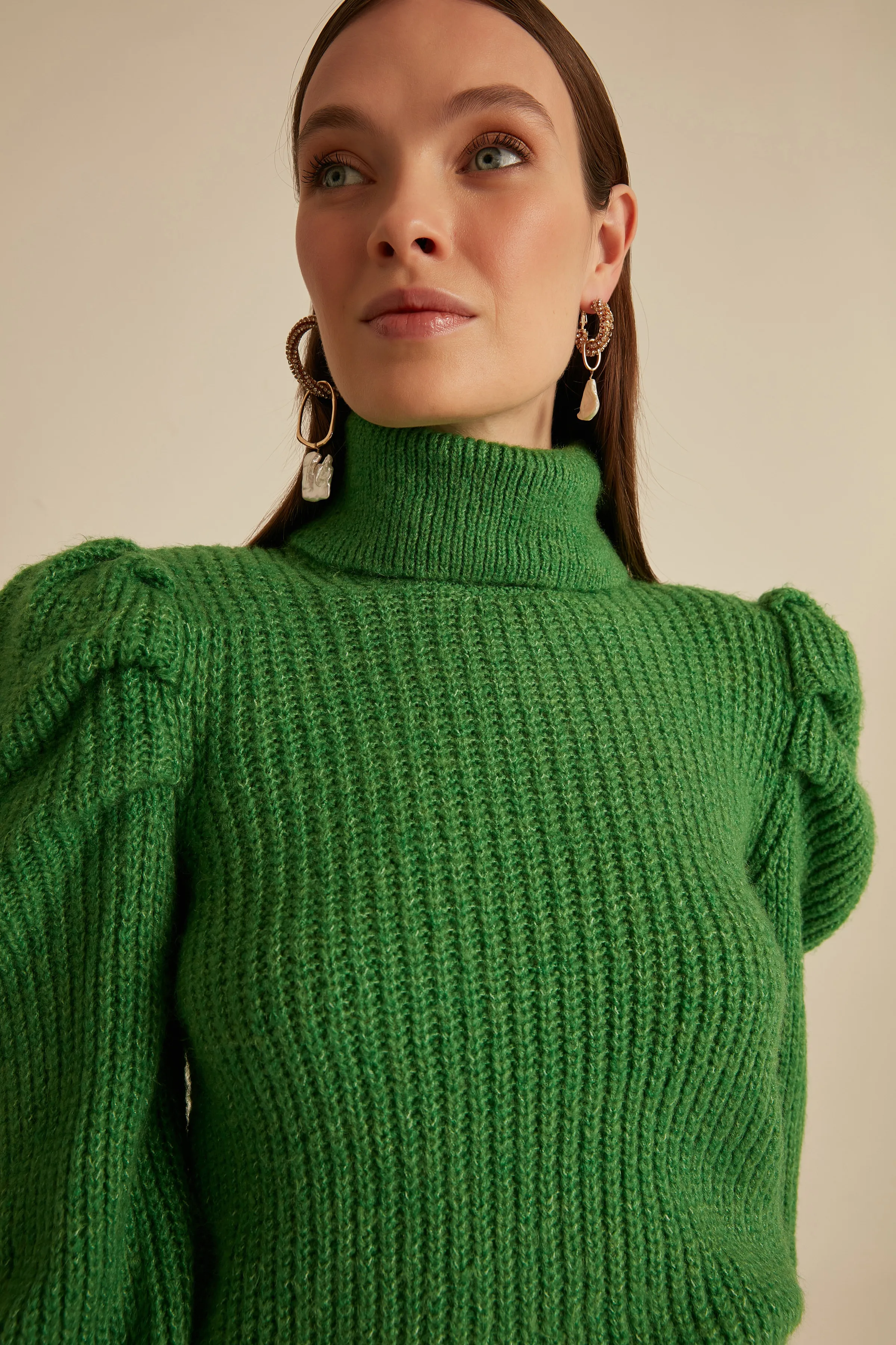 Свитер Joinus вязаный с пышными рукавами джемпер воротником-стойкой зеленый свитер