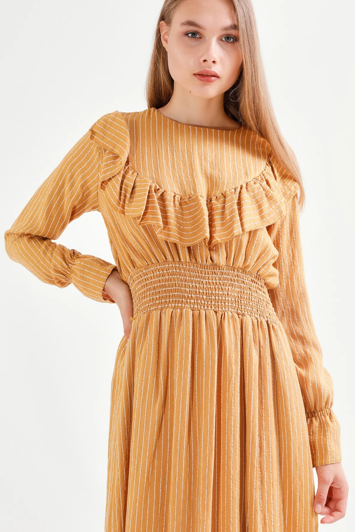 Платье в полоску с воланами-горчичное | Женская одежда