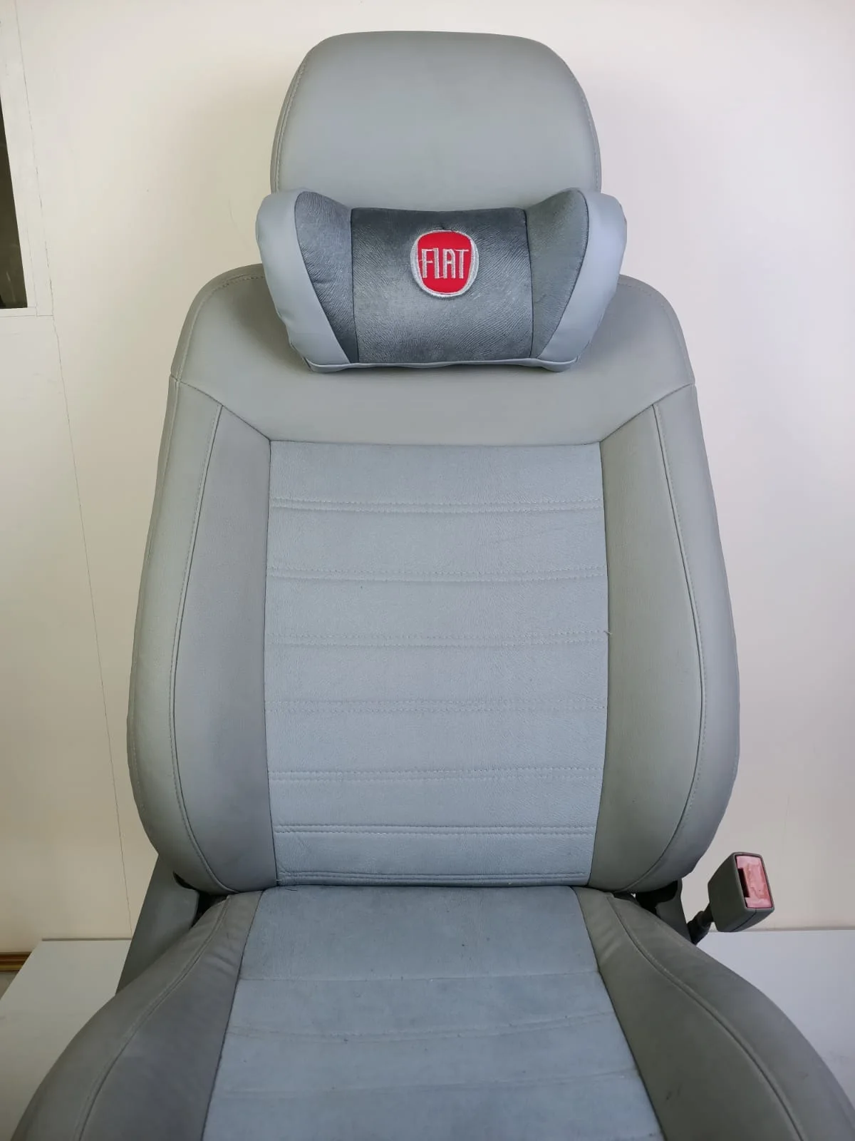 

Car Neck Pillows PU Leather Foal Fabric Head Support Breathable FIAT Protector Headrest Cushion Easy Install and Clean