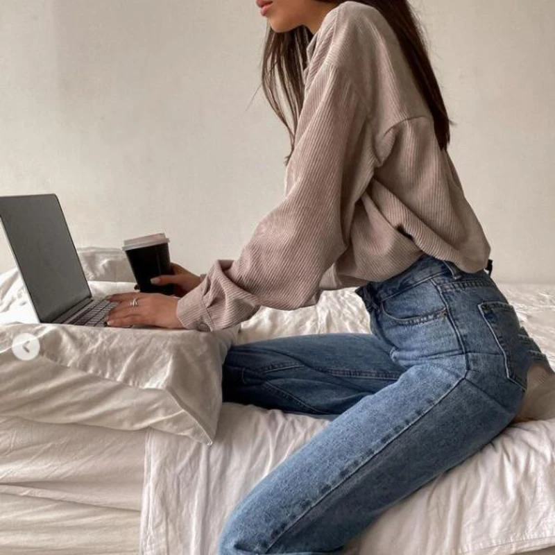 

Holiwind 2021 Shirt Female Spring and Autumn Sloid Striped Vintage Loose Oversized Casual Outwear