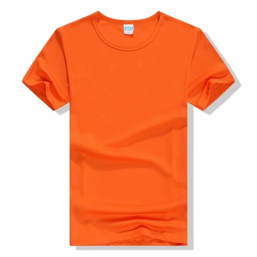 Черная футболка с коротким рукавом и круглым вырезом