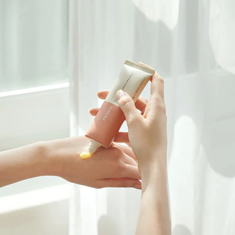 Эфирный растушевывающий крем для рук (ослепительный)-Frudia 100% ароматический запах