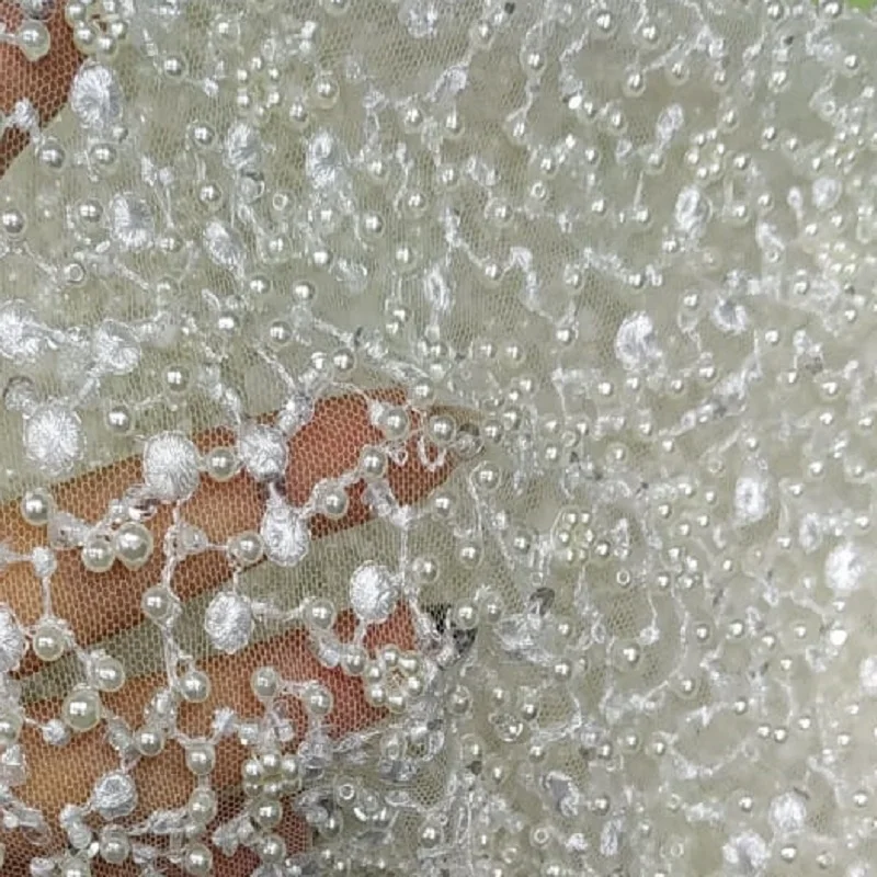 Белое кружево гипюр с жемчугом для свадебных и вечерних платьев цена за метр