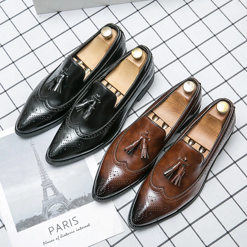 

Luxury Men Shoes Vintage Tassel Carved Oxford Pointed Toe loafer Brogue British Style Designer Business Hair Stylist Formal Shoe