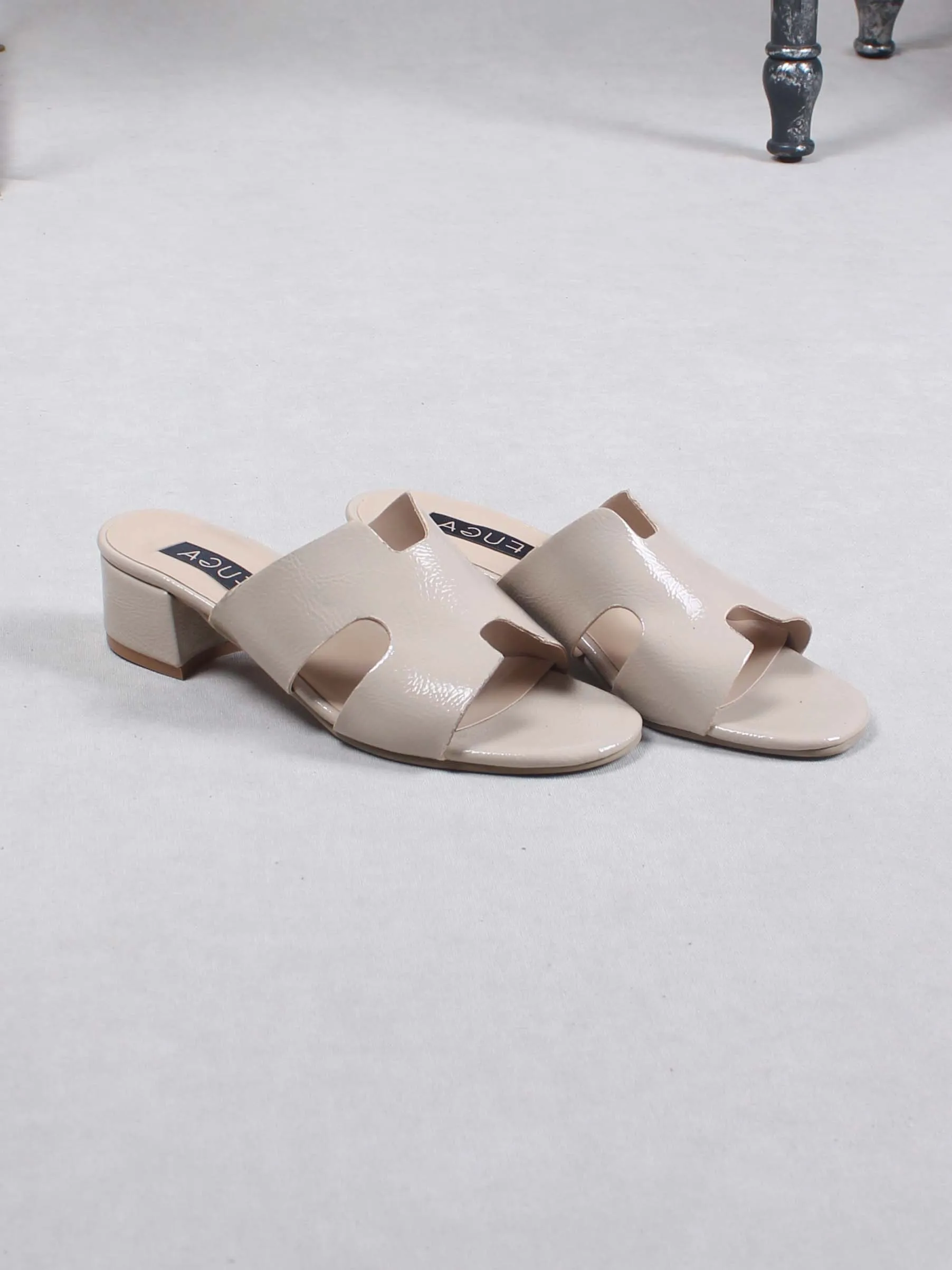 

Women's Slippers Beige Modern Casual Low Heel Comfortable Summer Slippers 2021 Summer Season