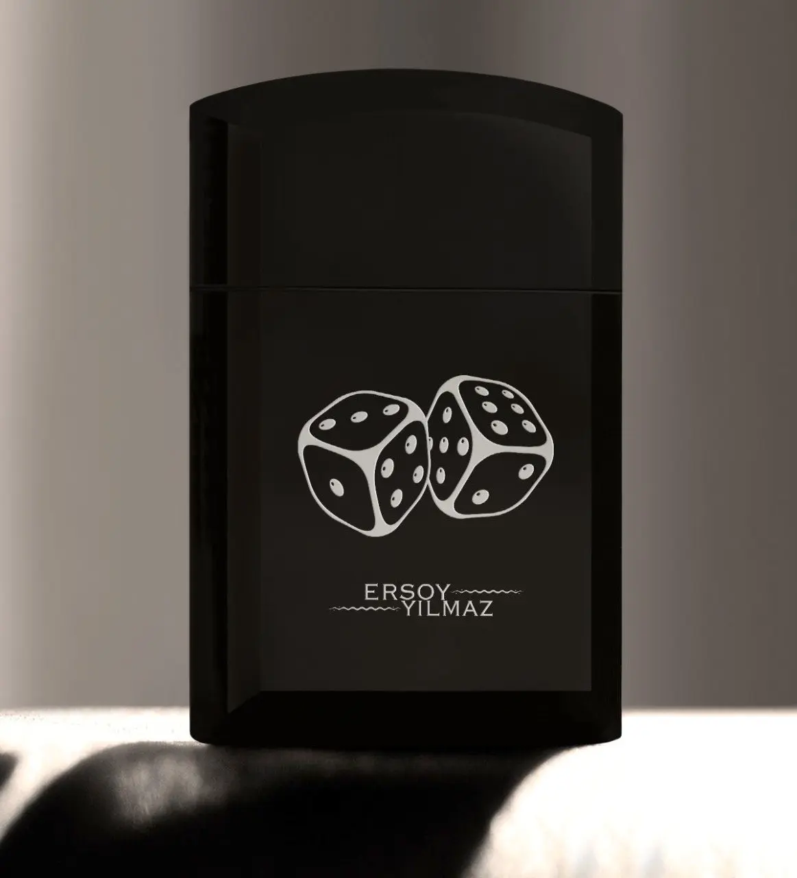 

Personalized Auspicious Dice Black Metal Cigarette Lighter-1