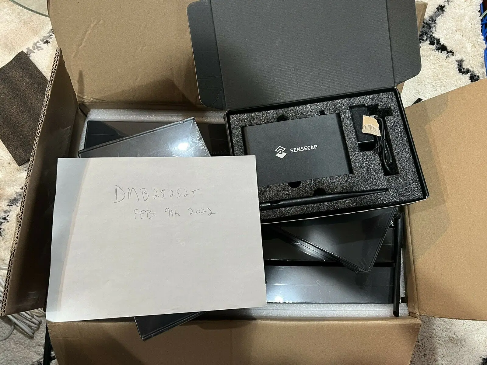 

TO SenseCAP M1 Helium Miner Hotspot - US915 HNT - ** IN HAND BRAND NEW SEALED **