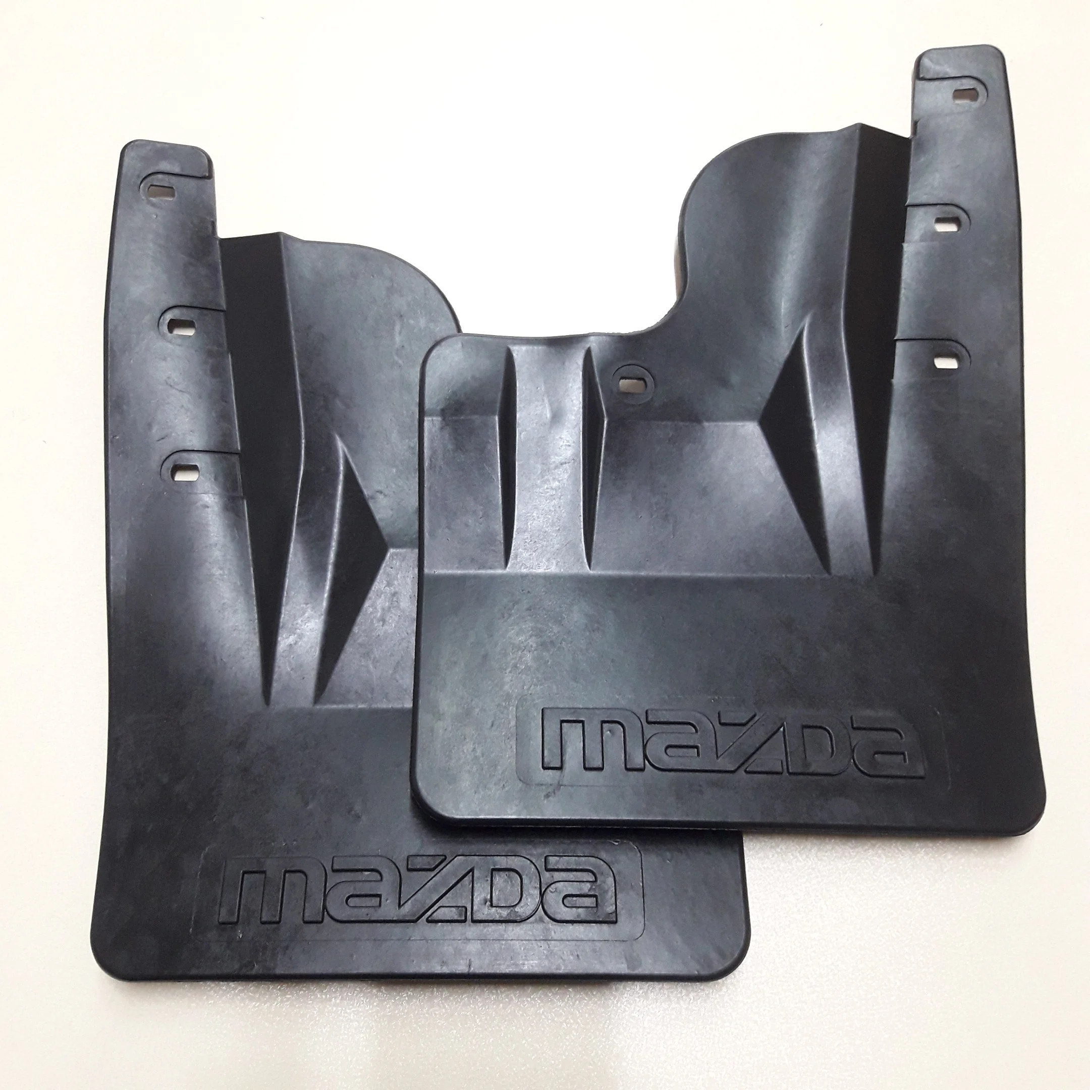 1 комплект Брызговики передний левый и правый-задний правый для Mazda E2000 E2200 Ван Bongo