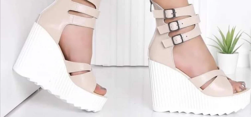 

Women's Slippers