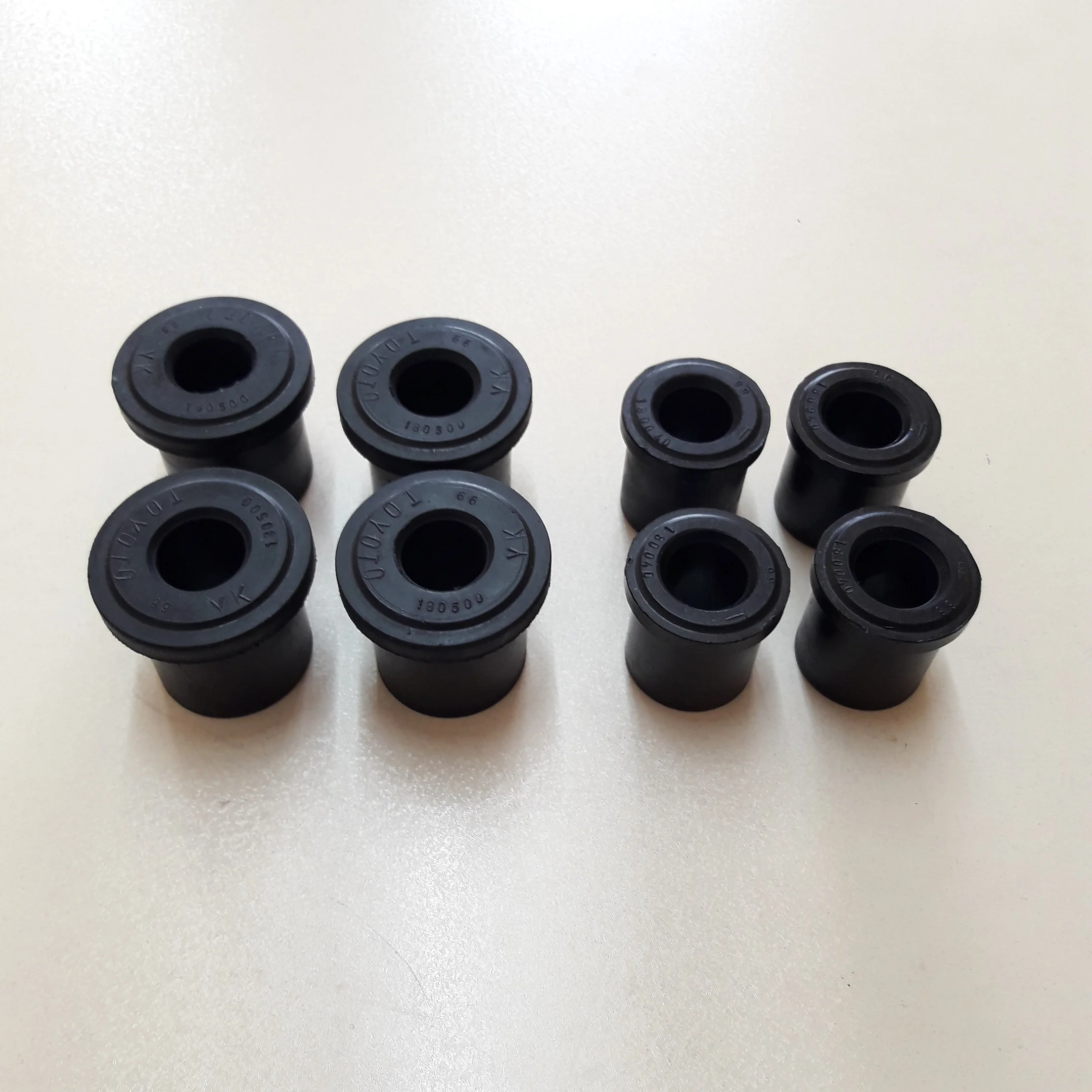 1 компл. Листовая пружина втулка для Toyota Hilux 1998-2005 90385-18020