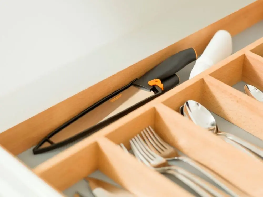 Нож поварской в чехле Fiskars Functional Form 20 см | Дом и сад