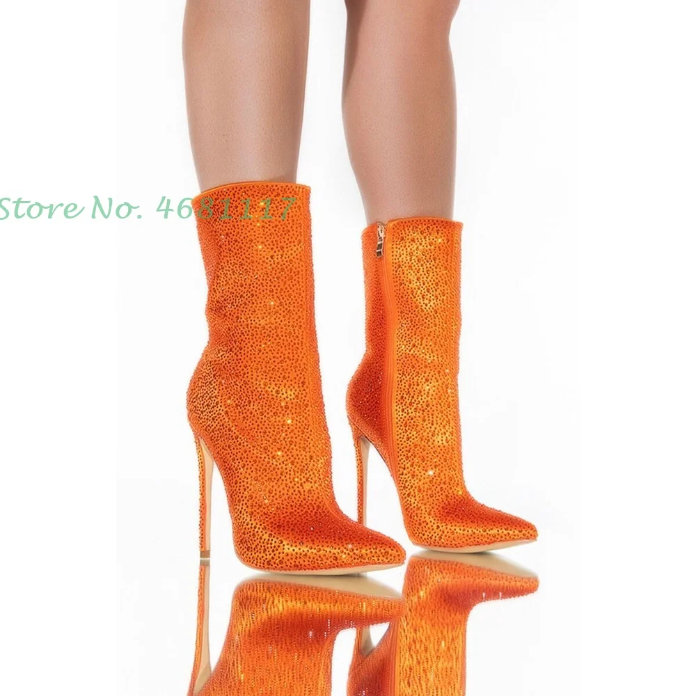Оранжевые короткие ботинки с острым носком и кристаллами весенние женские