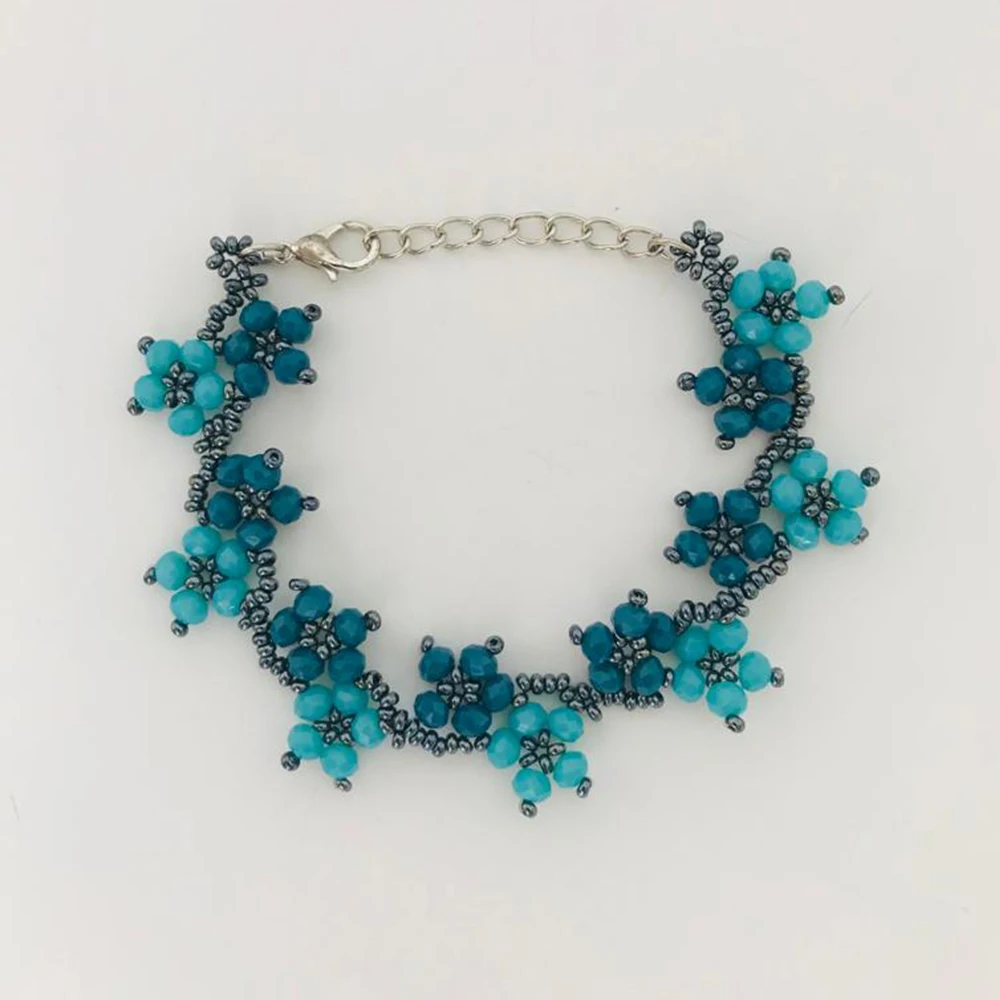 

Floral Pattern Blue And Turquoise Color Bead Embroidered New Fashion Trend Bracelet