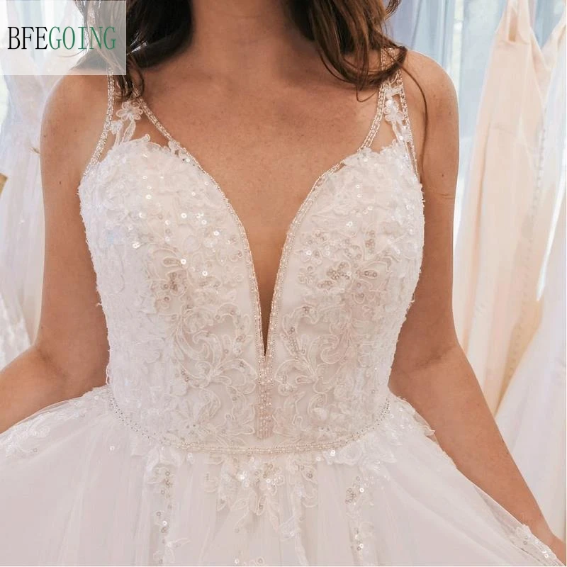 Платье Свадебное ТРАПЕЦИЕВИДНОЕ с V образным вырезом без рукавов на бретелях