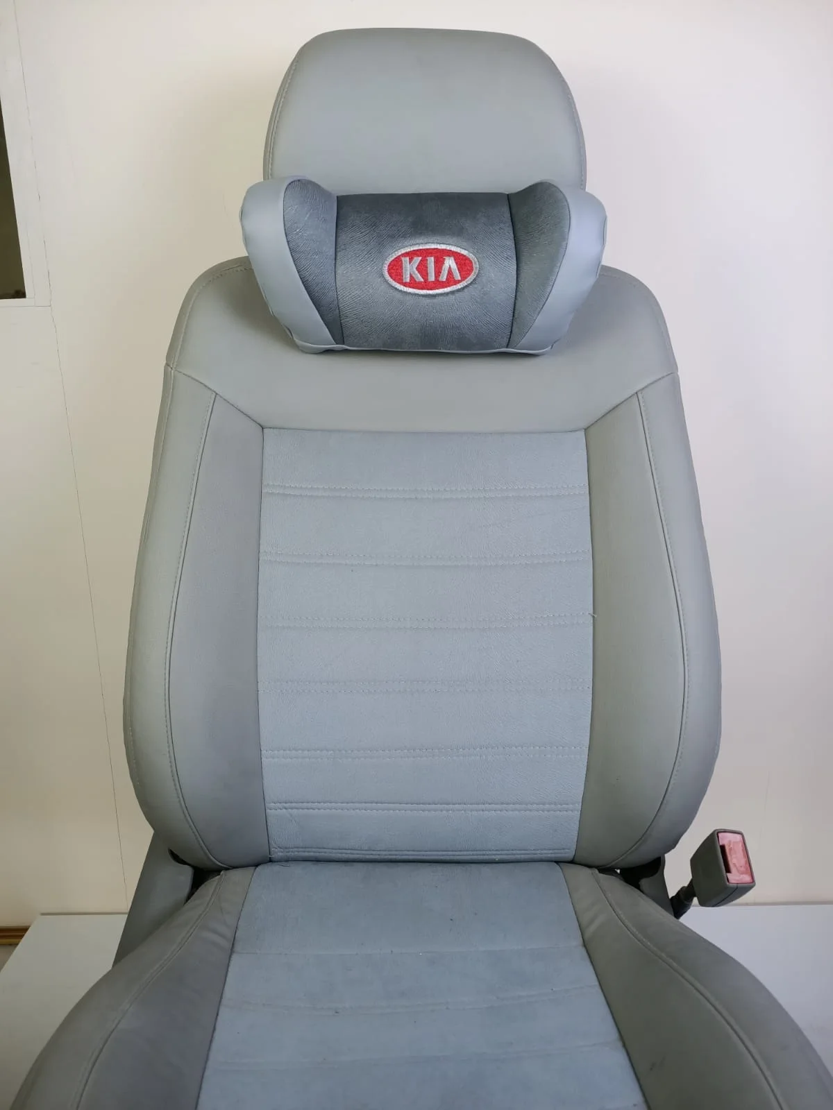 

Car Neck Pillows PU Leather Foal Fabric Head Support Breathable KIA Protector Headrest Cushion Easy Install and Clean