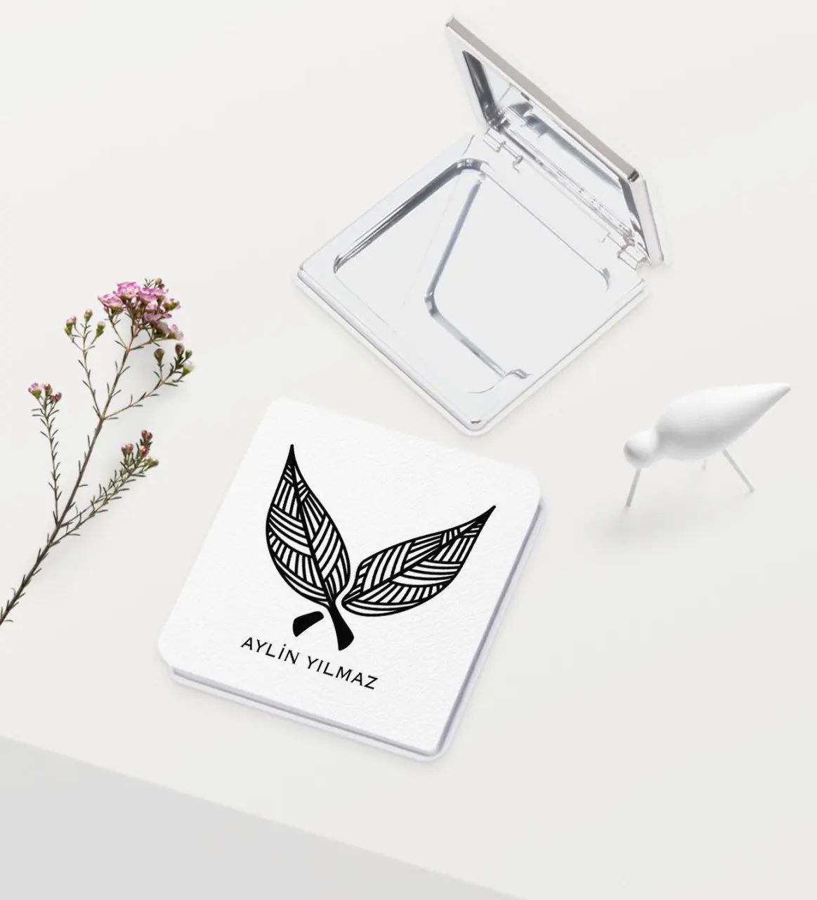 

Персонализированное кожаное зеркало-15